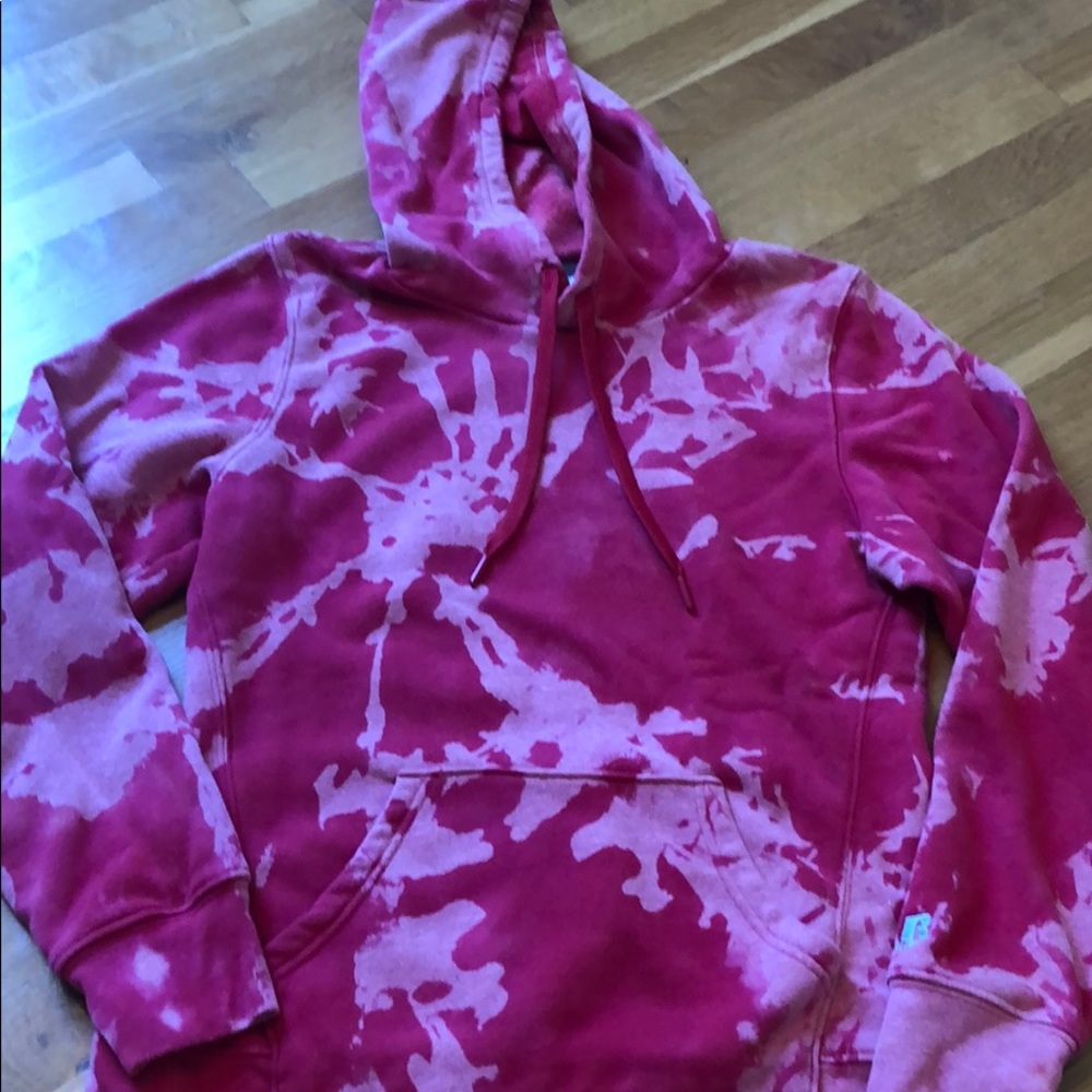 Red Beached hoodie, size M